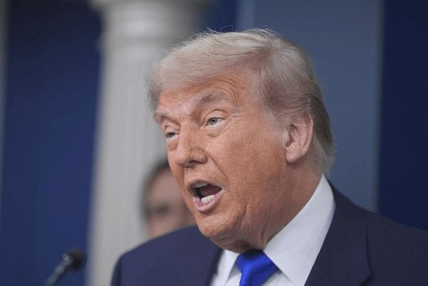 被特朗普竖中指，盟友迄今最大反击来了