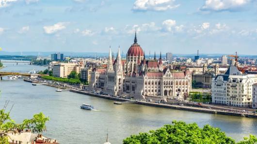 泽连斯基拒了普京提议后，美国想挑布达佩斯