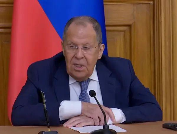 相信美国非常清楚，没有俄罗斯是没有出路的